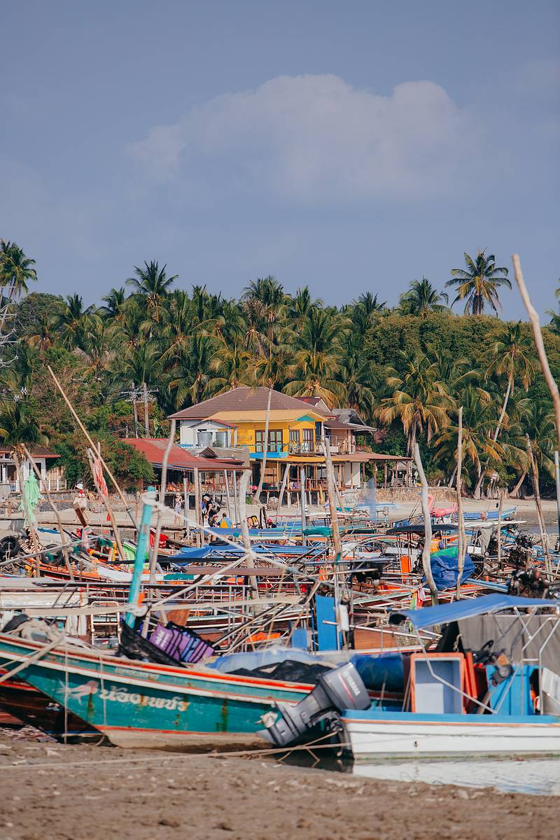 Der Thong Krut Pier mit unzähligen Fischerbooten