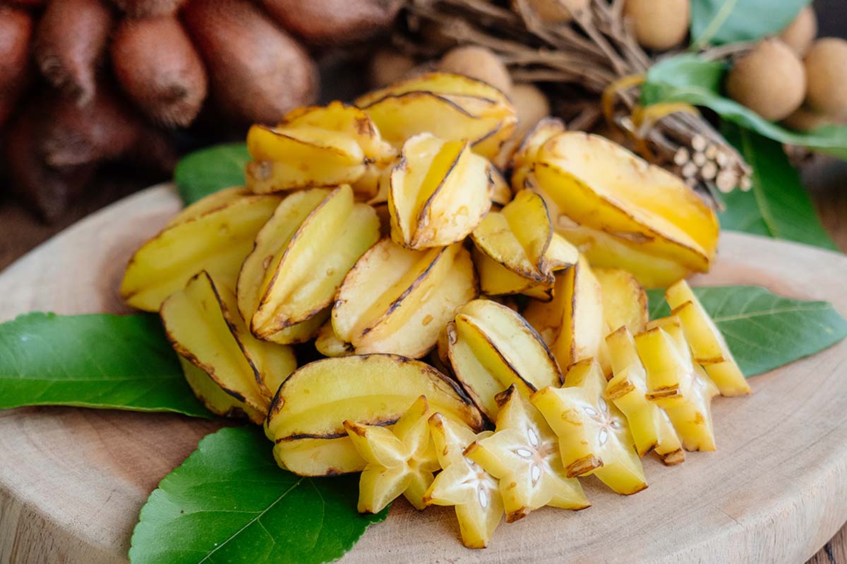 Die Sternfrucht in Thailand nennt sich Ma Feung