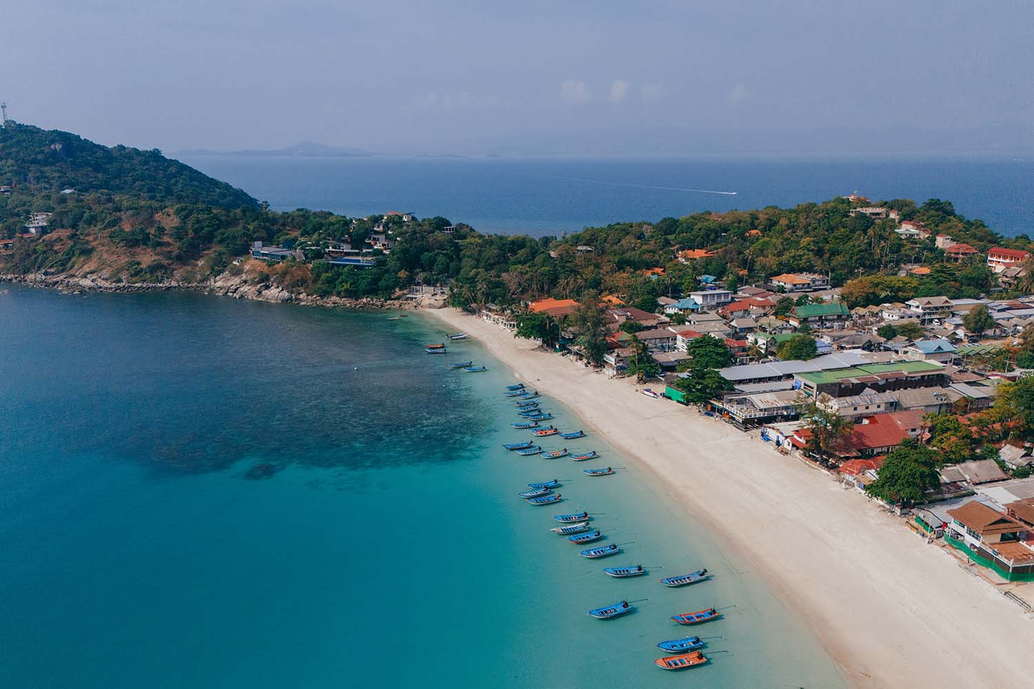 Der beliebte Hat Rin Beach auf Koh Phangan ist Austragungsort der legendären Full Moon Parties