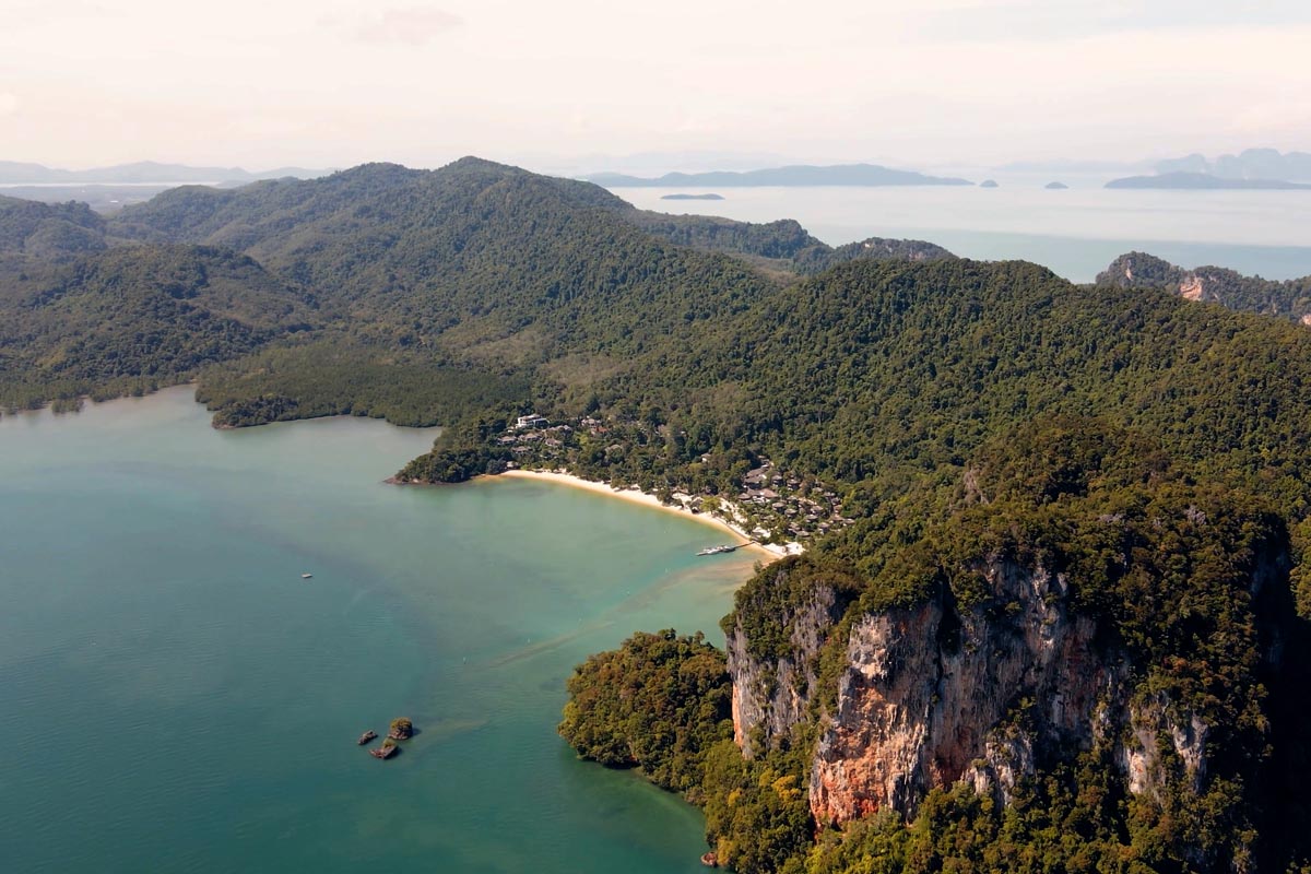 Die Nachbarinsel von Puket Koh Yao Noi mit der Drone fotografiert