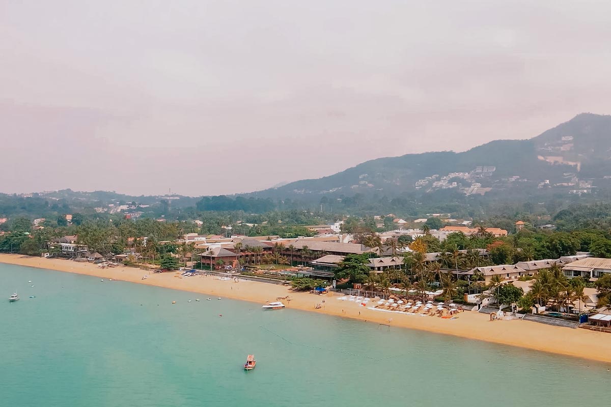 Das Fishermans Village liegt direkt am Bophut Beach