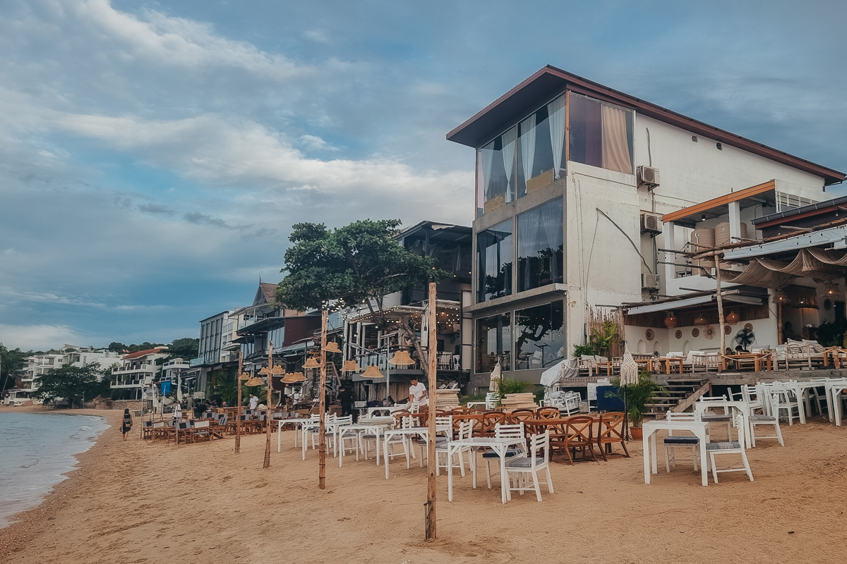 Das Fishermans Village lockt mit zahlreichen Restaurants direkt am Strand