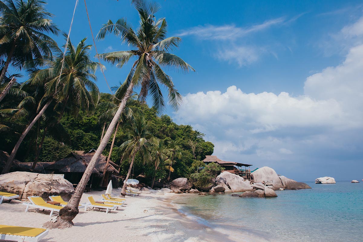 Menschenleerer Traumstrand Jansom Bay auf Koh Tao