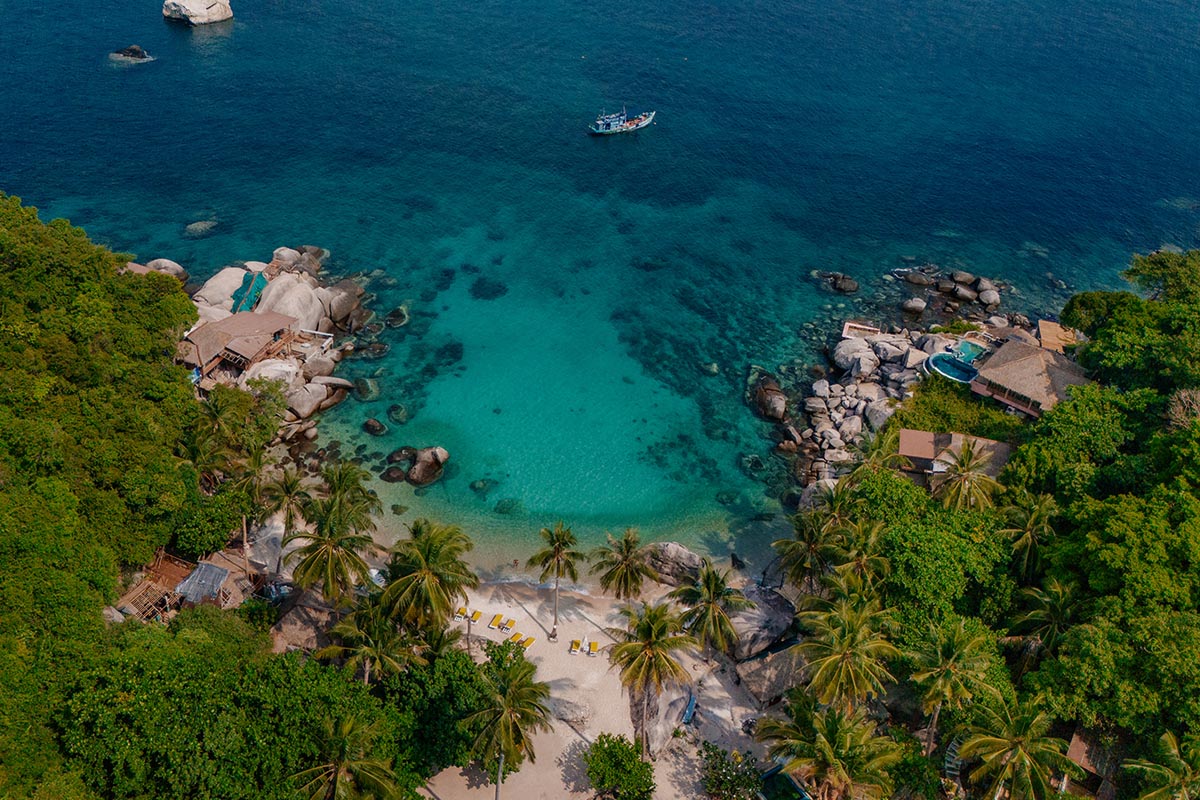 Koh Taos Strände sind von faszinierenden Felsen umgeben