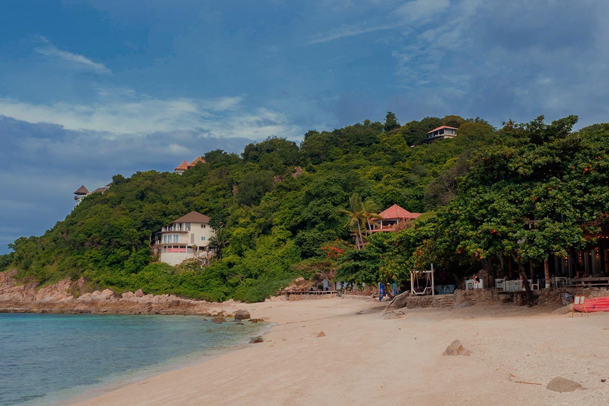 Der Sandstrand Sai Deang auf Koh Tao