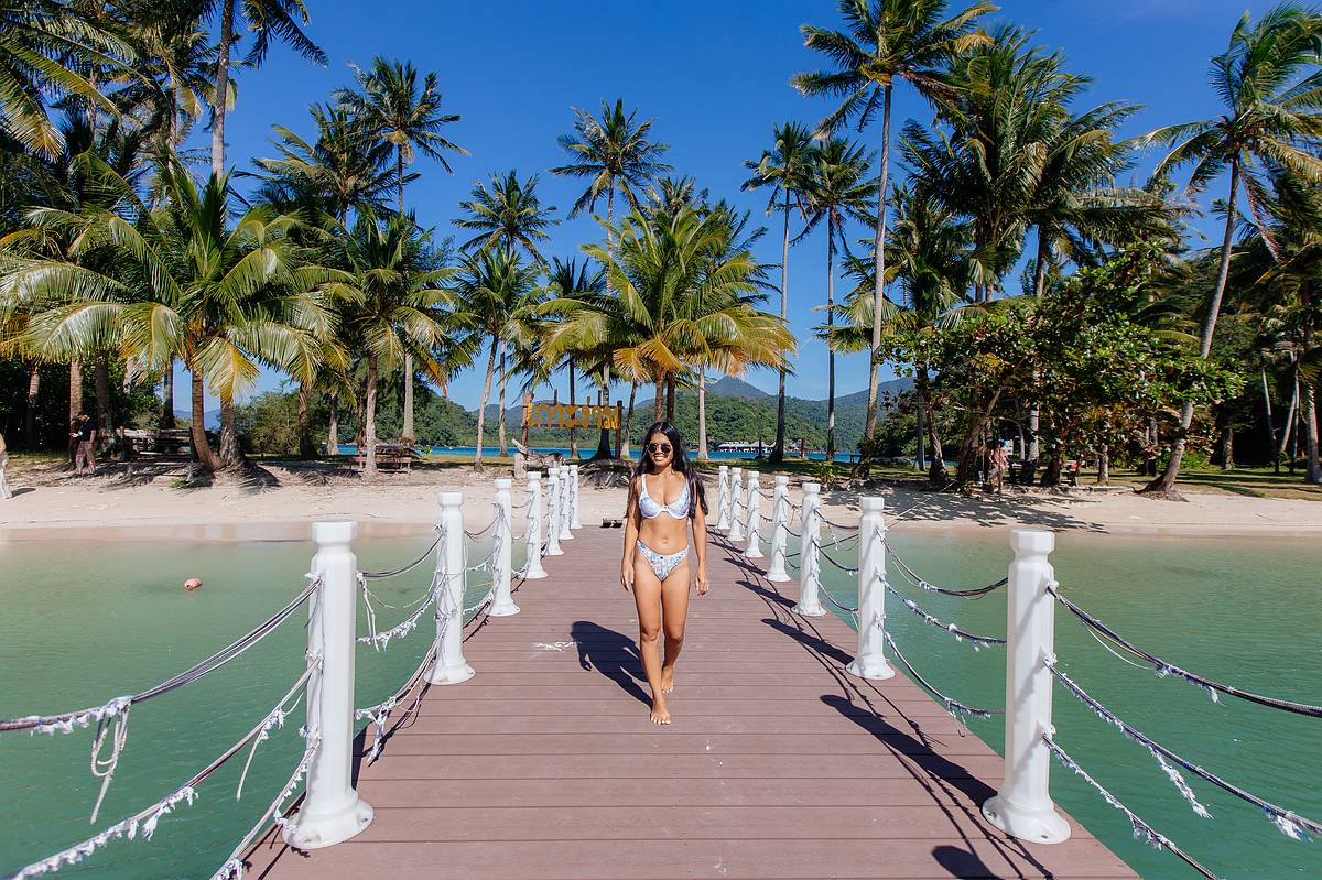 Channa im Bikini am Pier von Koh Ngam