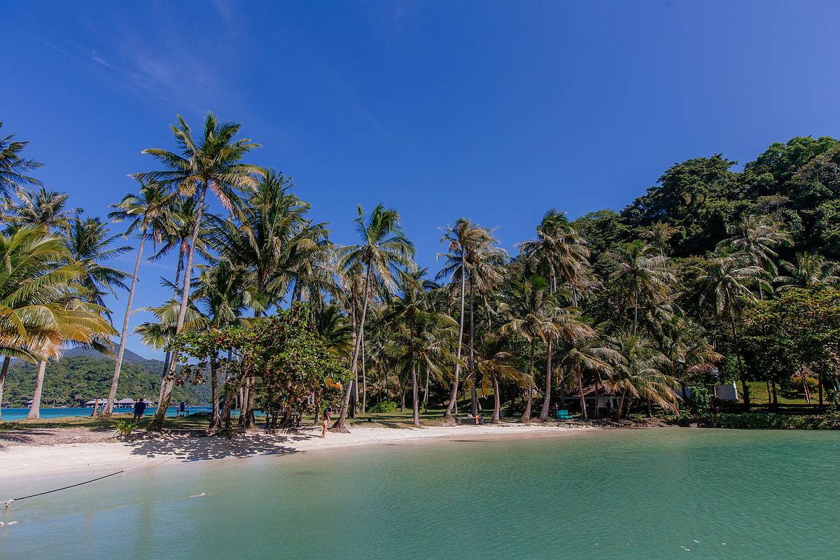 Blick vom Pier aus auf die Insel Koh Ngam