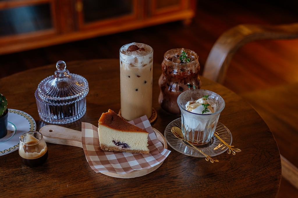 Kuchen und leckere Café Spezialitäten auf Koh mak