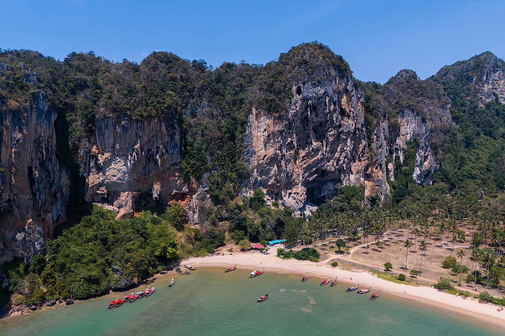 Luftaufnahme vom Tonsai Beach