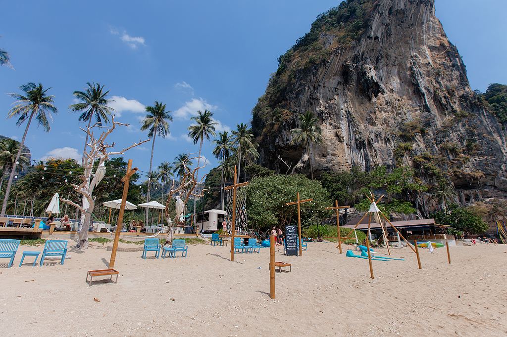 Die Monkey Bar am Tonsai Beach