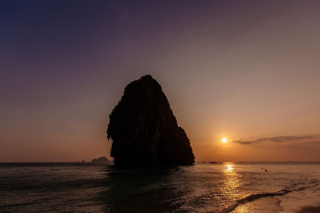 Bilderbuch Sonnenuntergang am Phra Nang Beach