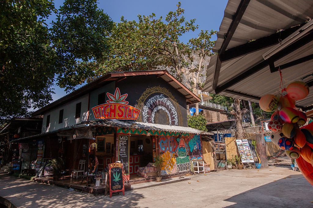 Backpacker Flair auf Railay Ost