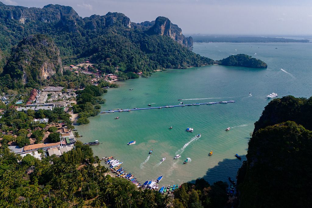 Der Ost Railay Beach mit der Drohne fotografiert