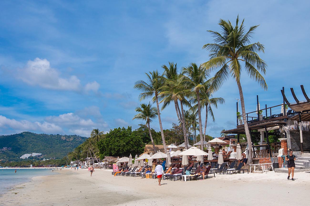 Der Chaweng Beach im nördlichen Bereich der Insel Koh Samui