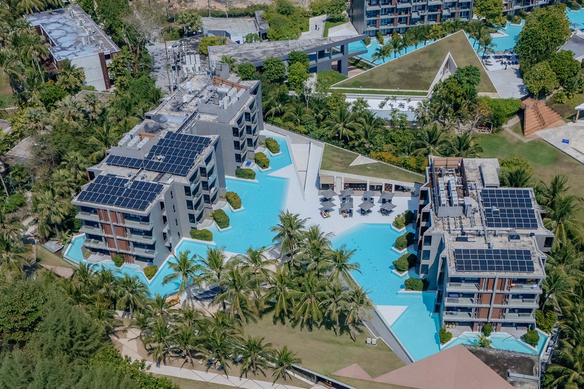 Das La Vela Hotel Khao Lak aus der Luftansicht