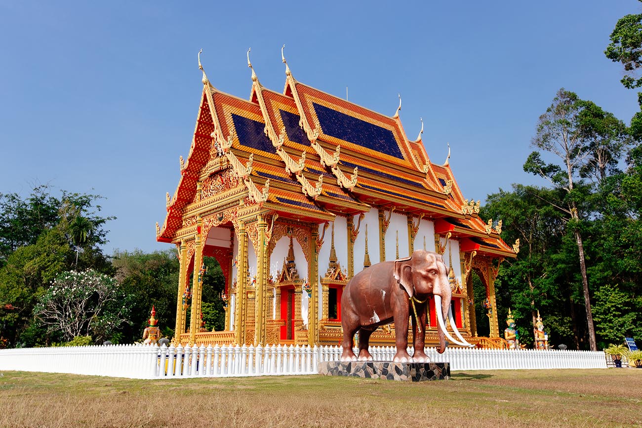 Der Tempel Wat Khuk Khak in Khao lak