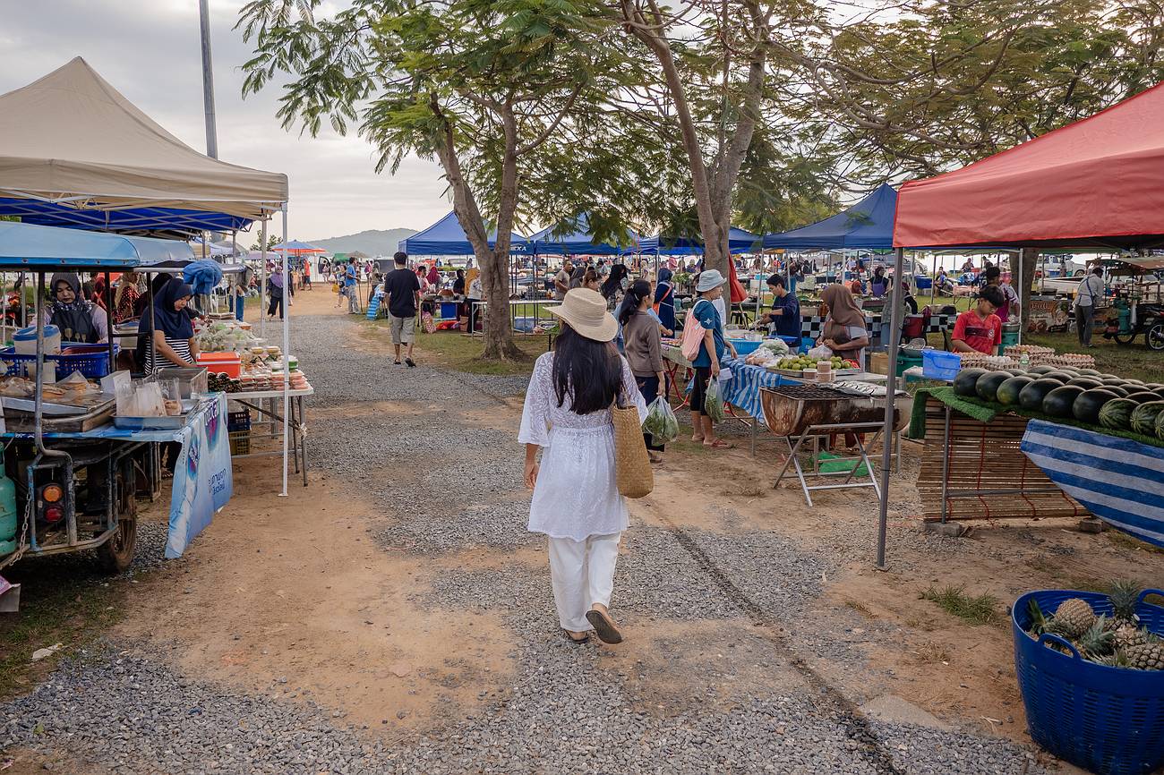Markt auf der Ostseite der Insel