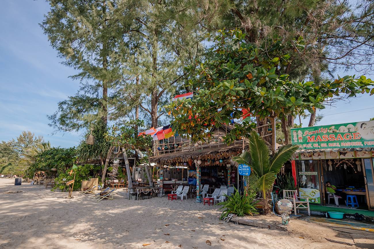 Typische Strandbar auf Koh Lanta