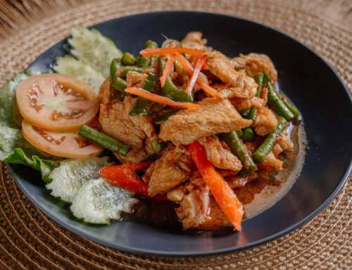 Pad Prik Gaeng gebratenes Thai Curry aus dem Wok (inkl. Rezept)