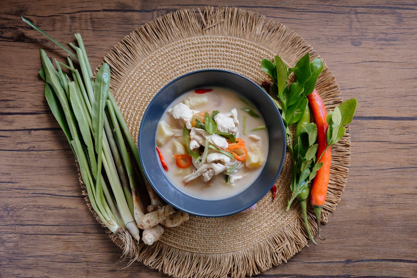 Tom Kha gai Suppe zubereiten