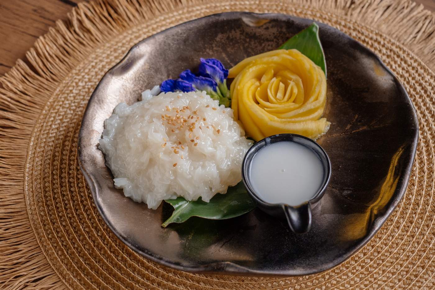 mango-sticky-rice-khao-niew-mamuang-rezept_0008 Mango Sticky Rice mit Klebreis, saftiger Mango und der leckeren Kokosmilchsoße