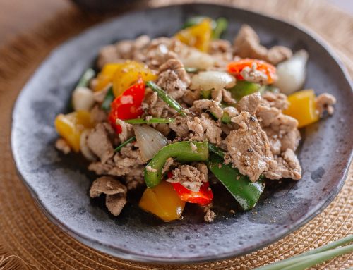 Pad Prik Thai Dam – Thai-Wokgericht mit schwarzem Pfeffer