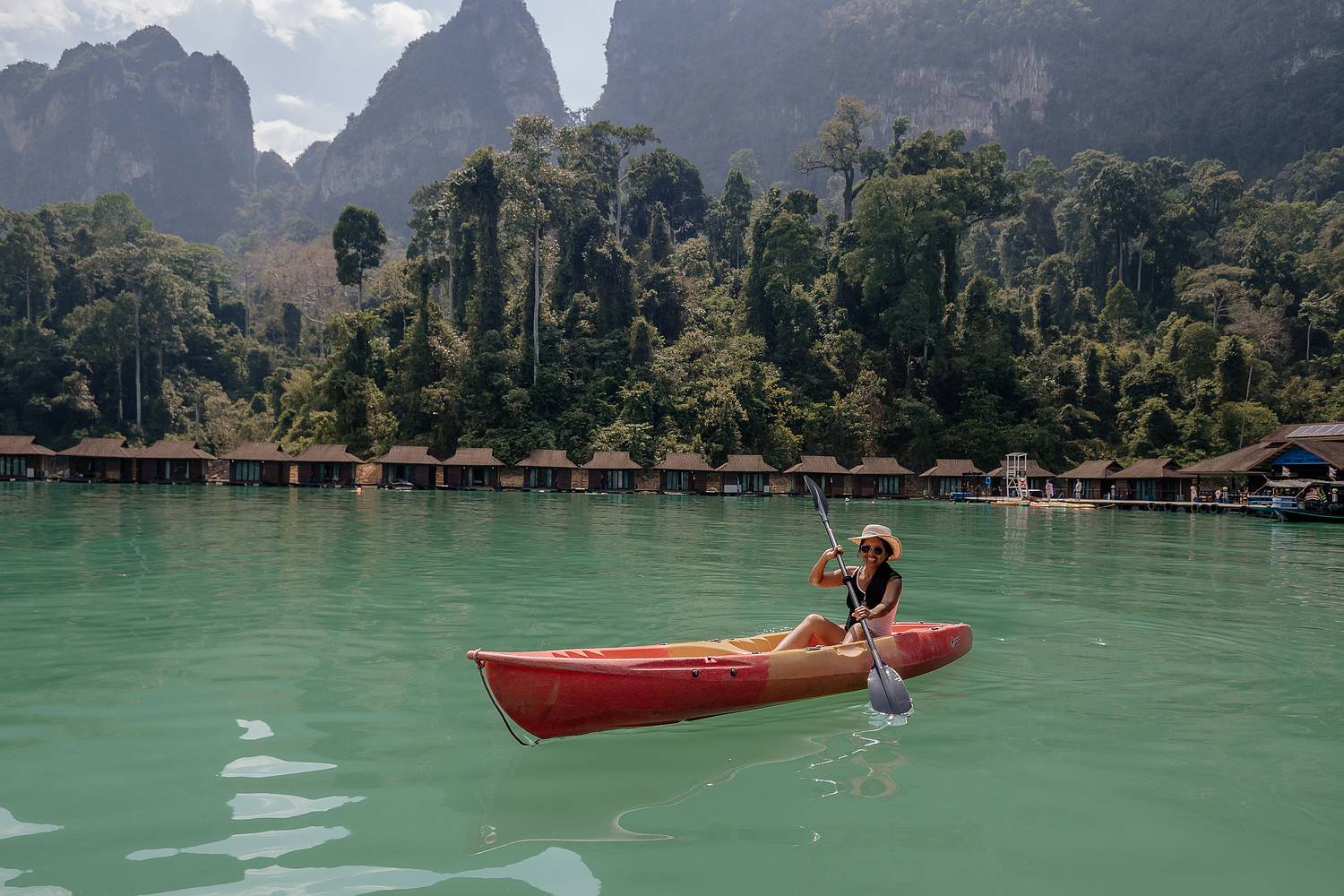 Kayak fahren am Cheow Lan Lake